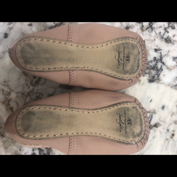 Ballet shoes size 10 - Picture 2 of 2